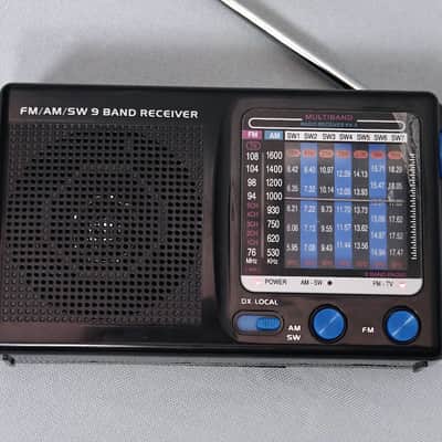 Unbranded Portable AM/FM 9-Band Radio 1990s - Black image 2