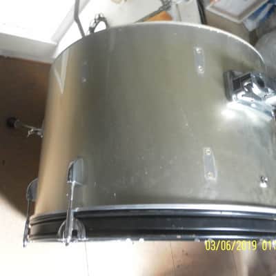 Gear4Music Vintage bass drum.. Metallic Silver image 2