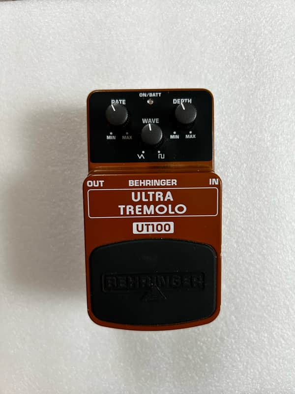 Behringer UT100 Ultra Tremolo