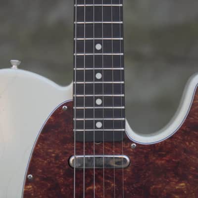 Del-Tone 60's T-Style - Khaya Mahogany - Olympic White image 4