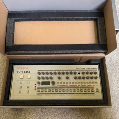 Roland TR-09 Rhythm Composer 2017 - Present - White image 9