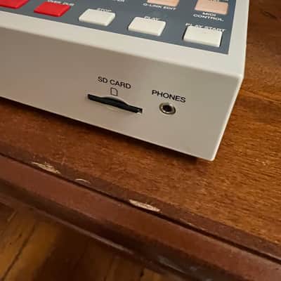 Akai MPC One Standalone MIDI Sequencer Retro Edition 2021 - Present - Grey image 2