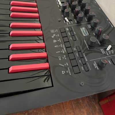 Korg Minilogue Bass 37-Key 4-Voice Polyphonic Synthesizer 2022 - Present - Black image 3