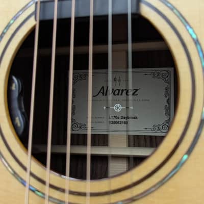 Alvarez LT70e Laureate Daybreak 000-12, w/Flexi-case, setup review, & shipping image 3