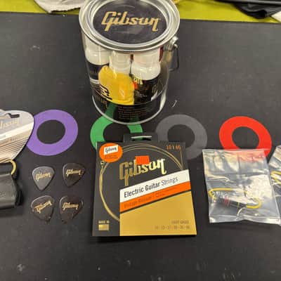 Gibson Les Paul Standard '50s -- Gold Top Blemish with Bonus image 11