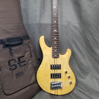 PRS SE Kingfisher Bass Natural image 1