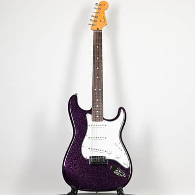 Fender Custom Shop Limited Edition Custom Deluxe Stratocaster NOS- Magenta Sparkle 2025 (CZ589381) image 2