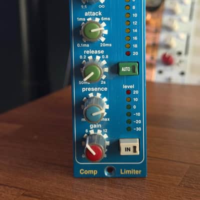 Midas 522 V2 500 Series Microphone Preamp Module 2021 - Present - Blue Bild 2