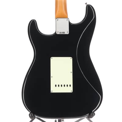 Fender Vintera II Road Worn '60s Stratocaster, Maple Fingerboard, Black (RP) image 2
