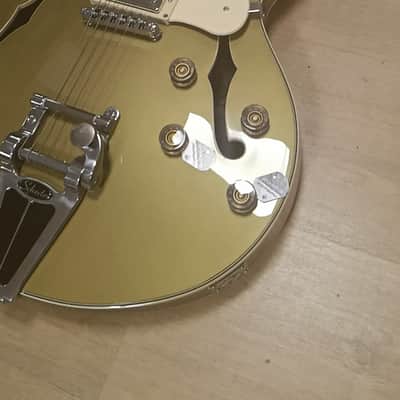 Schecter Corsair 2020 - Present - Gold Top image 3