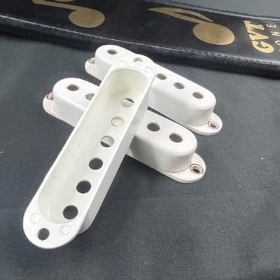 General Vintage Tone White Edad Bakelite 50’s style Strat Pickup Covers Aged white image 4