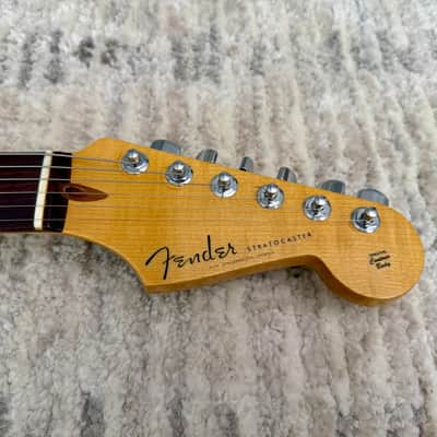 Fender Custom Shop Custom Deluxe Stratocaster 2009 - Sunburst image 12