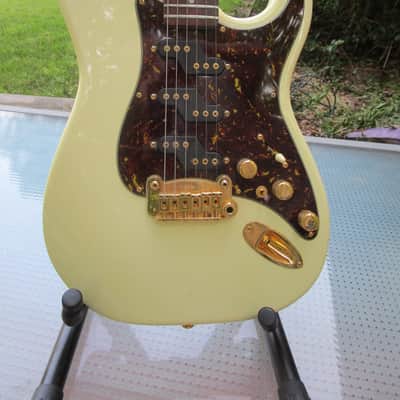 G&L Comanche Vintage White with Custom Brass/Gold Hardware USA, 2002 image 8