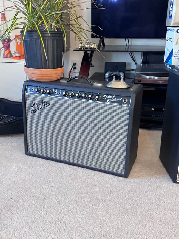 Fender '65 Deluxe Reverb Reissue 22-Watt 1x12" Guitar Combo