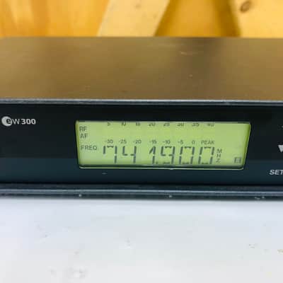 Sennheiser EW300 G2 EM300 True Wireless Diversity Receiver 740-772 MHz - READ image 4