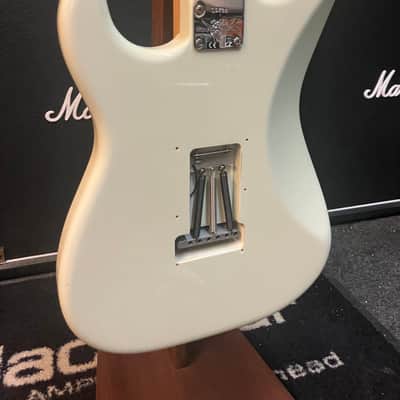Fender Custom Shop Jeff Beck Stratocaster 2004 - Present - Olympic White image 7