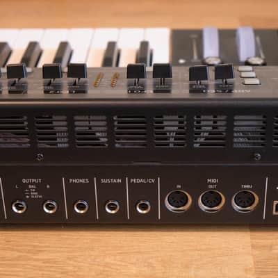 Behringer DeepMind 12 49-Key 12-Voice Polyphonic Analog Synth 2016 - Present - Black image 6