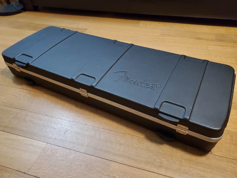 Fender TSA 002 molded guitar case 2000's image 1