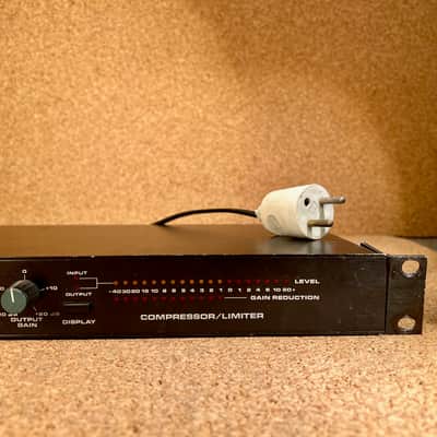 dbx 160XT Compressor / Limiter 2000s – Serviced – Warranty image 9