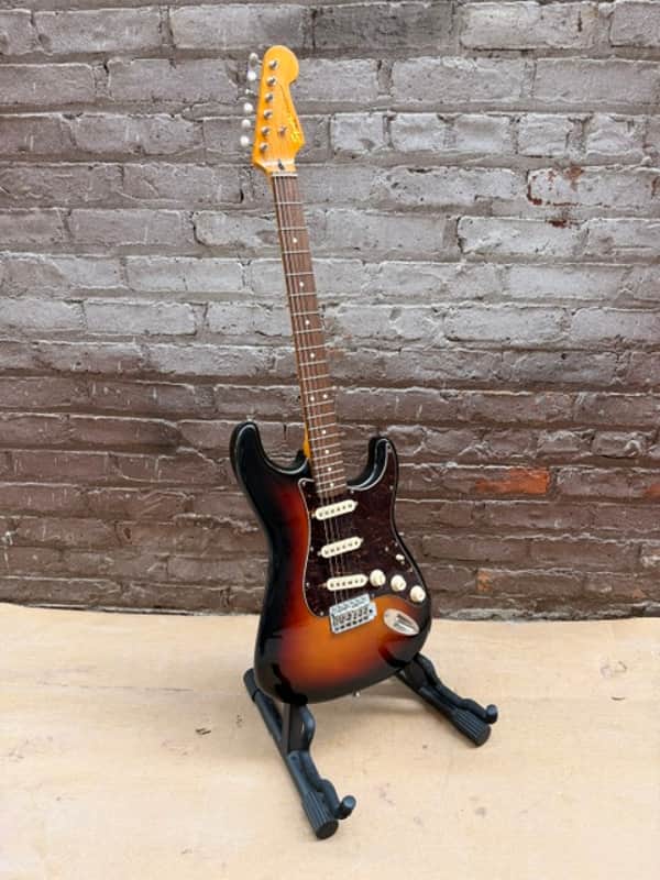 Squier Stratocaster - Tobacco Burst - SN - CGS1406619 image 1