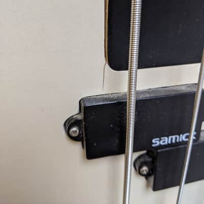 Samick Artist Series Bass image 3