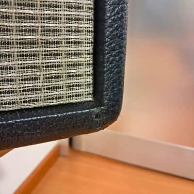 Fender 65 Deluxe Reverb - Guitar Combo image 7