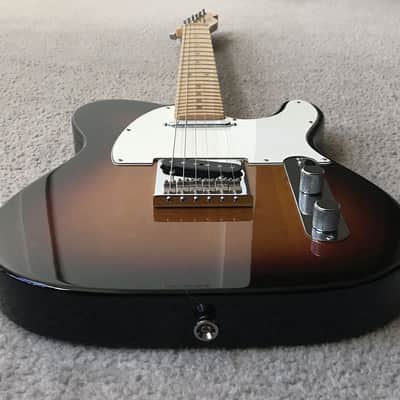 Collector Grade 2009 Fender American Standard Telecaster With Maple Fretboard 3-Color Sunburst image 7