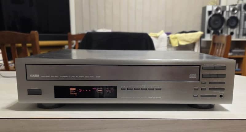 VINTAGE YAMAHA 5CD DISC CHANGER CD PLAYER/MADE IN JAPAN