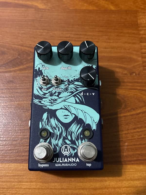 Walrus Audio Julianna Deluxe Chorus / Vibrato 2020 - Present - Blue image 1