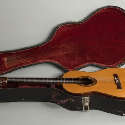 Manuel Velazquez  El Clasico Special Classical Guitar (1963), ser. #F-46, original black hard shell case. image 10