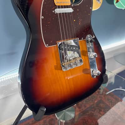 Fender American Professional II Telecaster with Maple Fretboard 2020 - Present - 3-Color Sunburst image 3