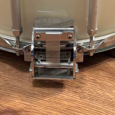 Pearl Free Floating 11 x 14" Marching Snare Drum 12 Lug image 5