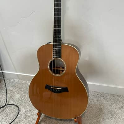 Taylor Grand Symphony Acoustic Guitar - Cedar/Rosewood GS7 (2006) image 1
