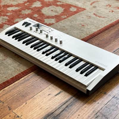 Waldorf Blofeld 49-Keyboard - White w/ Flight Case image 9