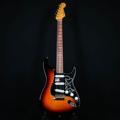 Fender Stevie Ray Vaughan Stratocaster 3-Tone Sunburst (US23110517) image 4