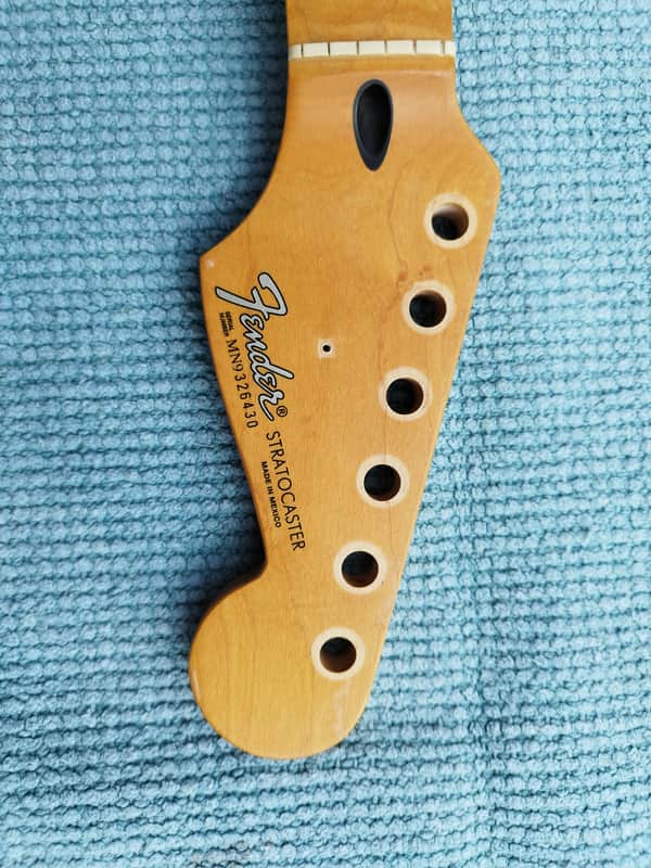 Fender Standard Stratocaster Neck – Made in Mexico (1999/2000) – Maple – MN9326430 image 1