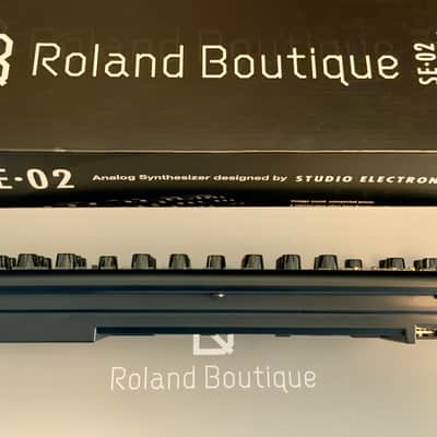 Roland SE-02 Boutique Series Synthesizer Module with K-25m Keyboard 2017 - Present - Black image 5