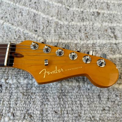 Fender American Ultra Stratocaster 2019 - Arctic White Pearl image 12
