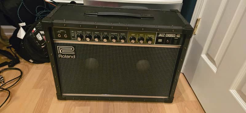 Roland JC-40 Jazz Chorus 2-Channel 40-Watt 2x10" Guitar Combo