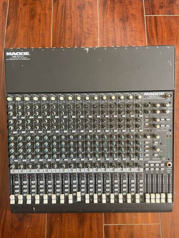 Mackie 1604-VLZ Pro 16-Channel Mic / Line Mixer 2000 - 2007 - | Reverb