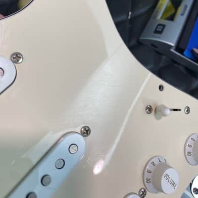 Video! Fender John Mayer Signature Stratocaster - Shoreline Gold w/ Maroon Racing Stripe image 23