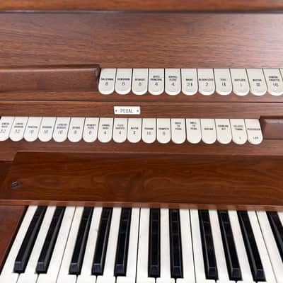Allen Organ w/ External Speakers, 32-Note Pedalboard, & Bench! image 3