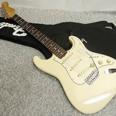 1990’s Fender Japan FUJIGEN Made Stratocaster ST-40 Vintage White finish Made in Japan image 25