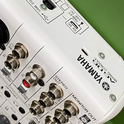 Yamaha AG06 6 Channel Mixer 2010s - White image 3