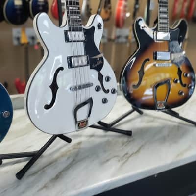 Hagstrom Viking Bass VIKB Simi-Hollow ArchTop  2022 White Gloss image 23
