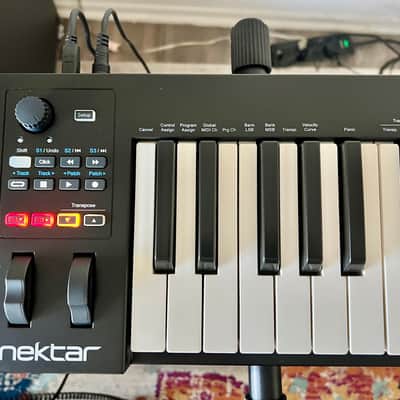 Nektar Impact GX61 USB MIDI Keyboard Controller 2016 - 2021 - Black image 3