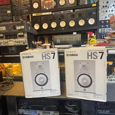 Pair Yamaha HS7 White 6.5" Powered Studio Monitors HS 7 W  MINT //ARMENS// image 1