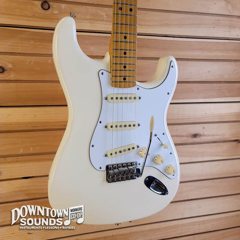 2015 Fender Jimi Hendrix Signature Stratocaster with Road Runner Gig Bag - Olympic White, 8lbs