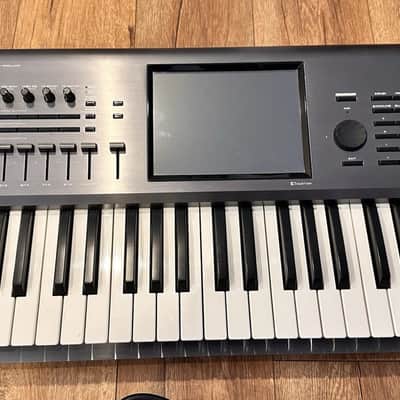 Korg Kronos 61 Music Workstation.........EXCELLENT CONDITION image 3