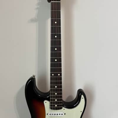 Fender 2026 MIJ Heritage '60s Stratocaster 2020 - 2021 - 3-Color Sunburst image 2